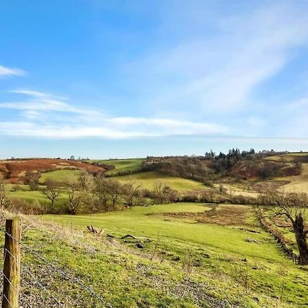 Upper Caerfaelog Farmhouse Llanbister Esterno foto
