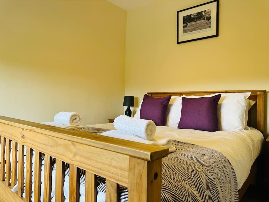 Upper Caerfaelog Farmhouse Llanbister Esterno foto