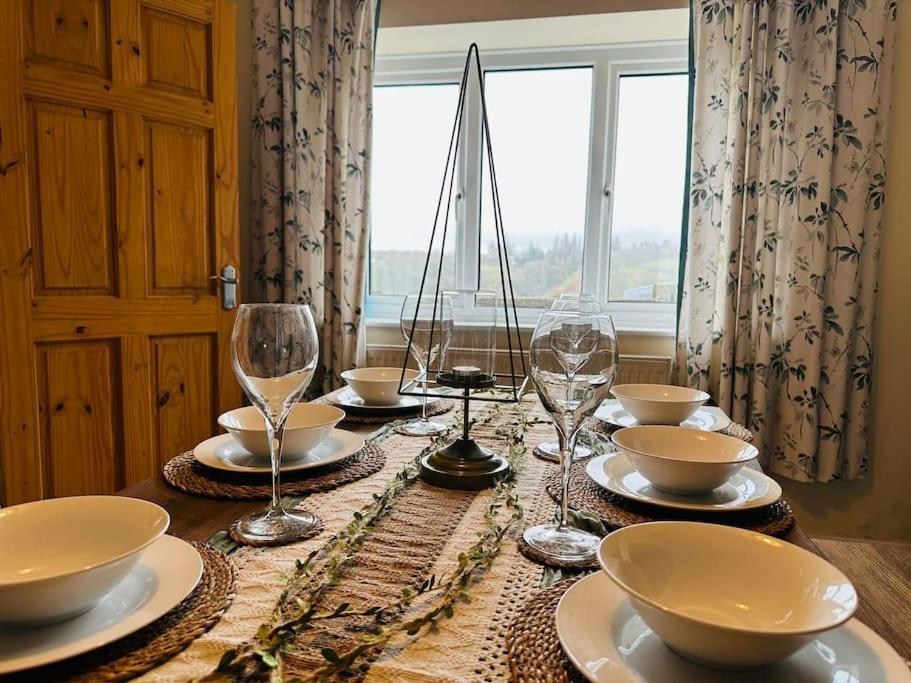 Upper Caerfaelog Farmhouse Llanbister Esterno foto